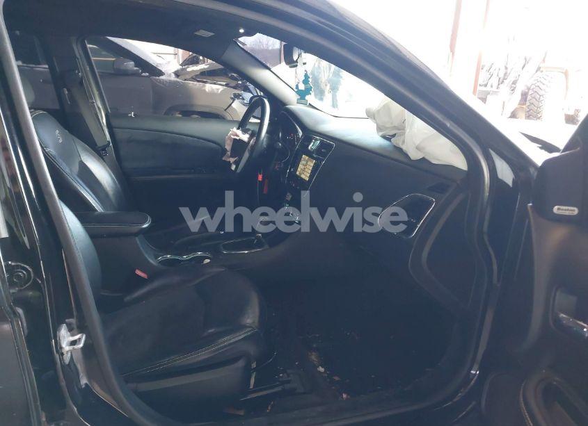 Photo 5 of 2014 Chrysler 200 LIMITED (VIN 1C3CCBCG4EN135635)