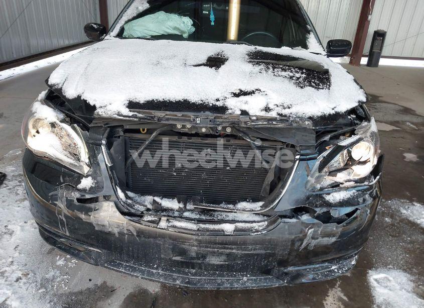 Photo 6 of 2014 Chrysler 200 LIMITED (VIN 1C3CCBCG4EN135635)