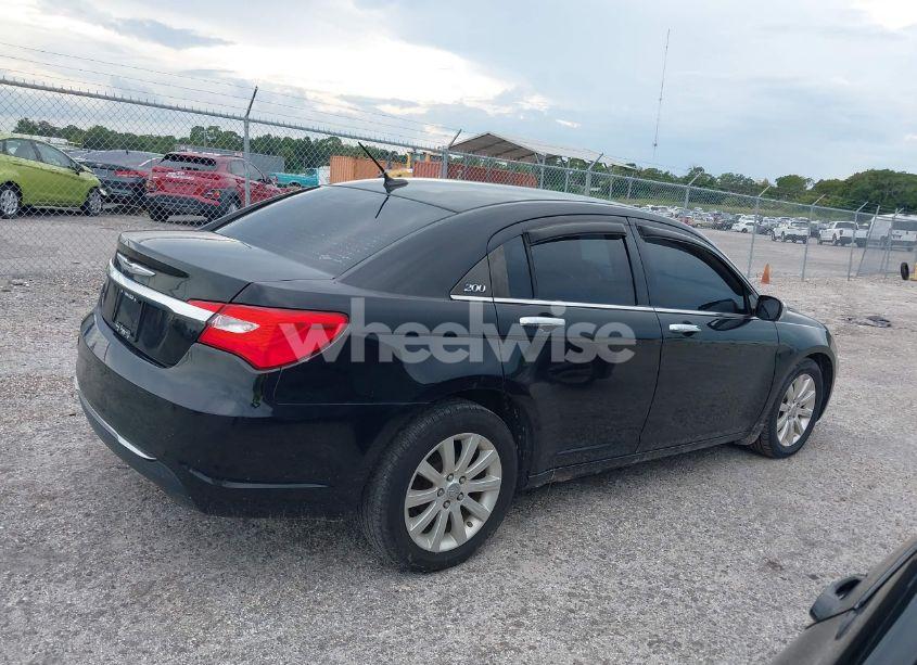 Photo 4 of 2014 Chrysler 200 LIMITED (VIN 1C3CCBCG4EN157229)