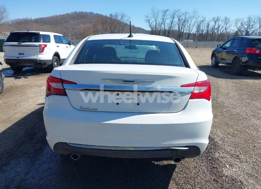 Photo 16 of 2014 Chrysler 200 LIMITED (VIN 1C3CCBCG4EN172717)