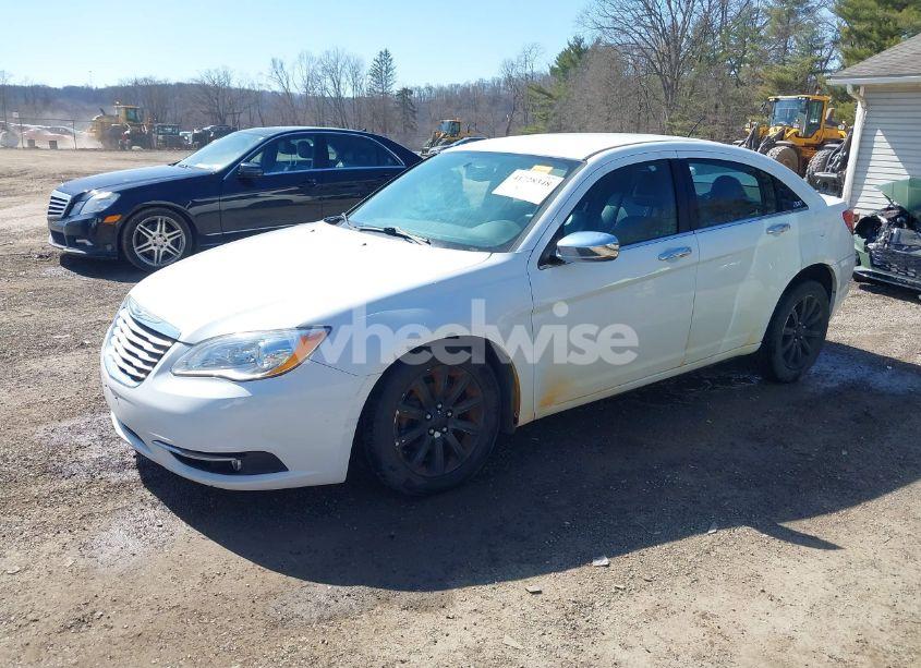 Photo 2 of 2014 Chrysler 200 LIMITED (VIN 1C3CCBCG4EN172717)