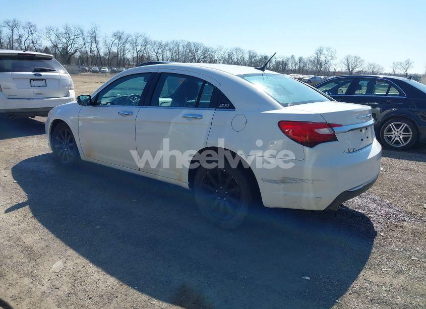 Photo 3 of 2014 Chrysler 200 LIMITED (VIN 1C3CCBCG4EN172717)