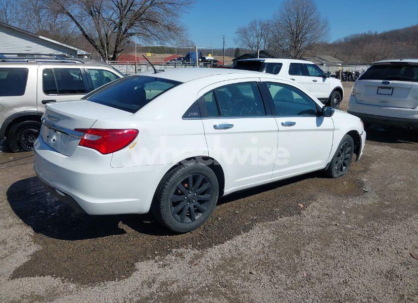 Photo 4 of 2014 Chrysler 200 LIMITED (VIN 1C3CCBCG4EN172717)