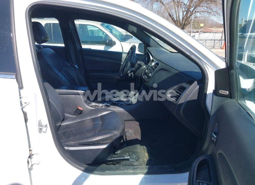 Photo 5 of 2014 Chrysler 200 LIMITED (VIN 1C3CCBCG4EN172717)