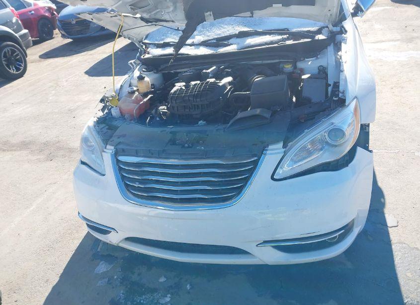 Photo 10 of 2013 Chrysler 200 LIMITED (VIN 1C3CCBCG5DN508146)