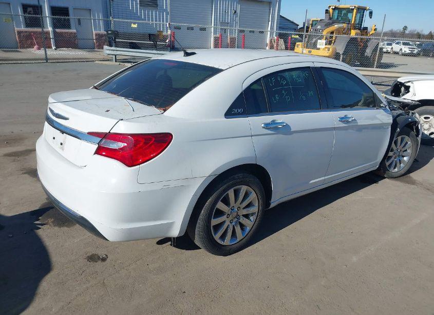 Photo 4 of 2013 Chrysler 200 LIMITED (VIN 1C3CCBCG5DN508146)