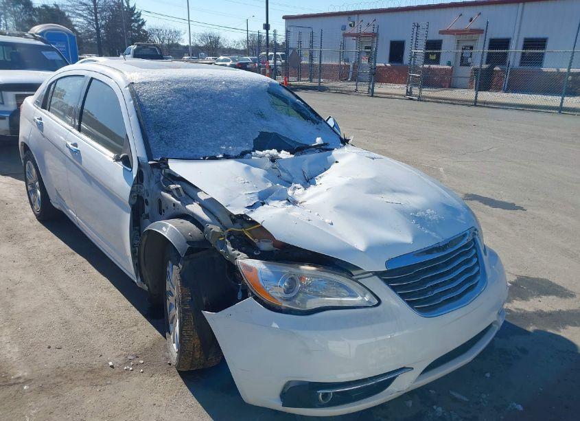 Photo 6 of 2013 Chrysler 200 LIMITED (VIN 1C3CCBCG5DN508146)