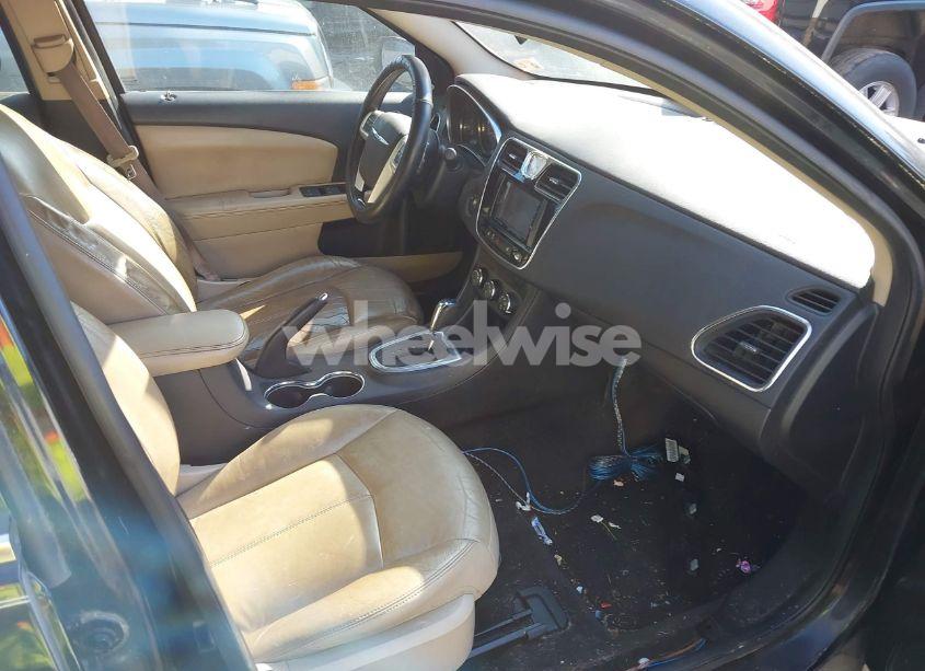 Photo 5 of 2013 Chrysler 200 LIMITED (VIN 1C3CCBCG5DN556276)