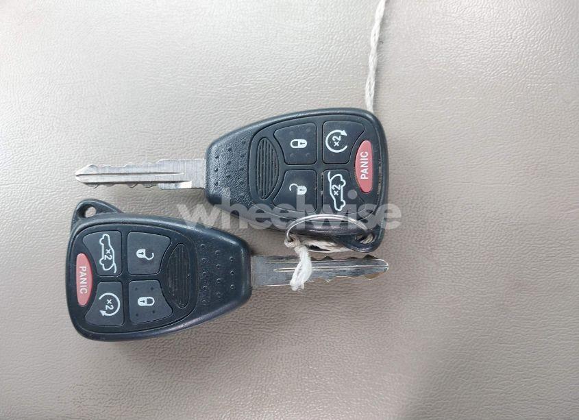 Photo 11 of 2013 Chrysler 200 LIMITED (VIN 1C3CCBCG5DN575426)