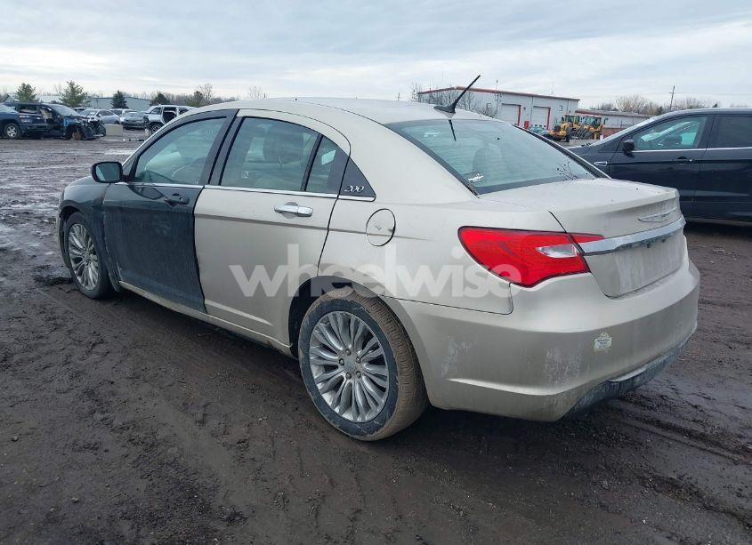 Photo 3 of 2013 Chrysler 200 LIMITED (VIN 1C3CCBCG5DN575426)