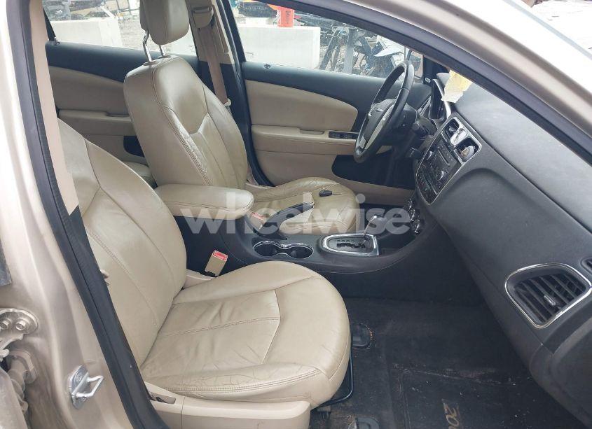 Photo 5 of 2013 Chrysler 200 LIMITED (VIN 1C3CCBCG5DN575426)