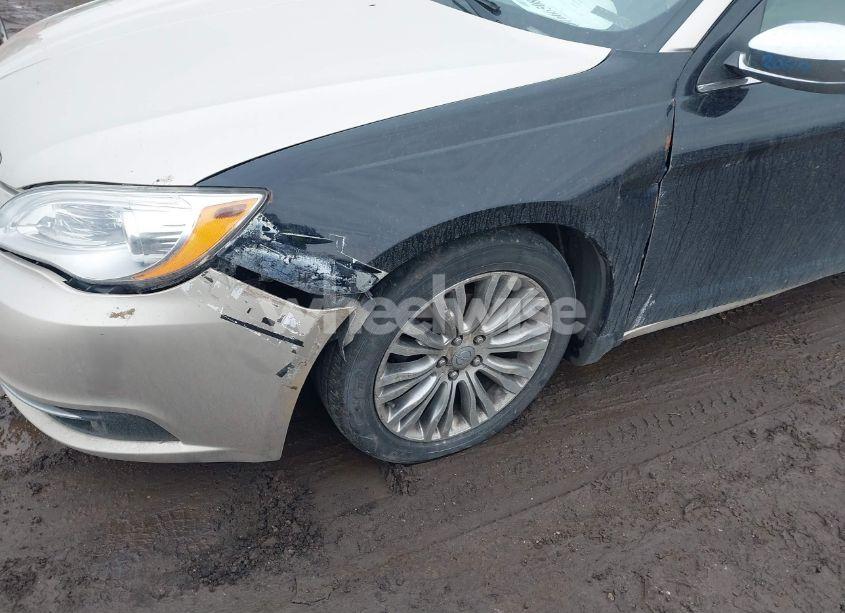 Photo 6 of 2013 Chrysler 200 LIMITED (VIN 1C3CCBCG5DN575426)