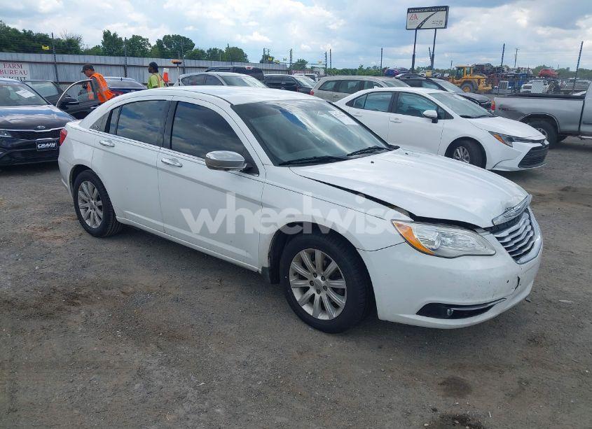 2013 Chrysler 200 LIMITED (VIN 1C3CCBCG5DN629999) main photo