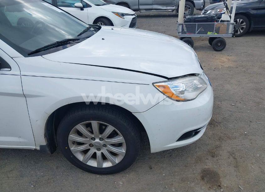 Photo 13 of 2013 Chrysler 200 LIMITED (VIN 1C3CCBCG5DN629999)