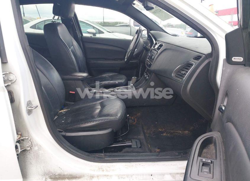 Photo 5 of 2013 Chrysler 200 LIMITED (VIN 1C3CCBCG5DN629999)