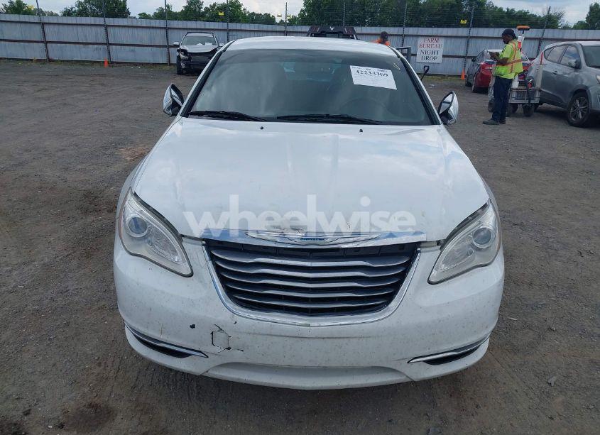 Photo 6 of 2013 Chrysler 200 LIMITED (VIN 1C3CCBCG5DN629999)
