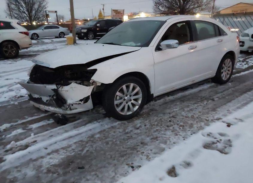 Photo 2 of 2013 Chrysler 200 LIMITED (VIN 1C3CCBCG5DN632773)