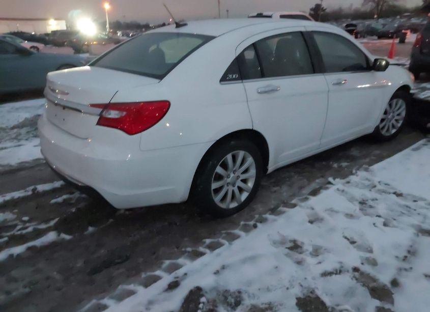 Photo 4 of 2013 Chrysler 200 LIMITED (VIN 1C3CCBCG5DN632773)