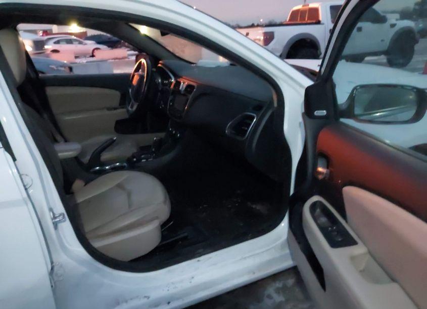 Photo 5 of 2013 Chrysler 200 LIMITED (VIN 1C3CCBCG5DN632773)