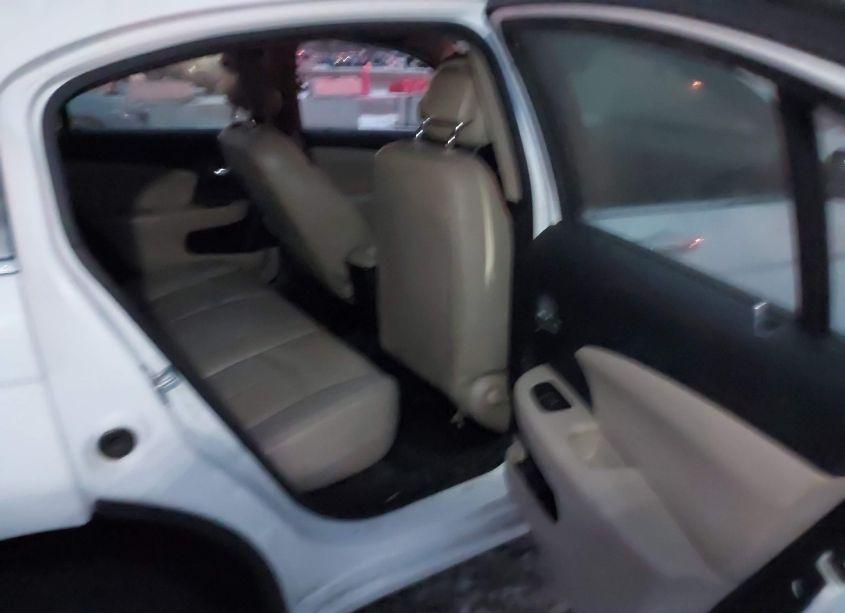 Photo 8 of 2013 Chrysler 200 LIMITED (VIN 1C3CCBCG5DN632773)