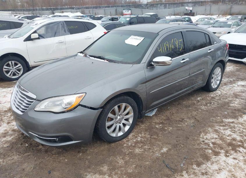 Photo 2 of 2013 Chrysler 200 LIMITED (VIN 1C3CCBCG5DN659178)