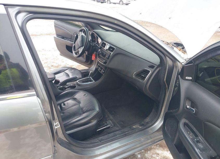 Photo 5 of 2013 Chrysler 200 LIMITED (VIN 1C3CCBCG5DN659178)