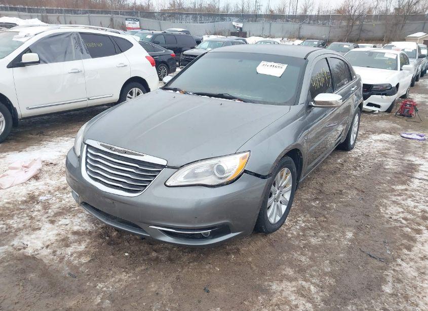 Photo 6 of 2013 Chrysler 200 LIMITED (VIN 1C3CCBCG5DN659178)