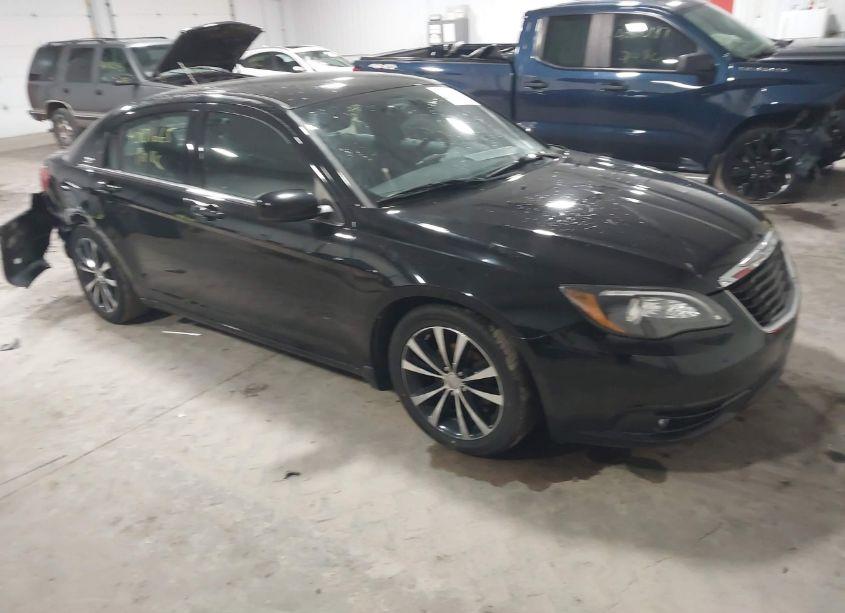 2013 Chrysler 200 LIMITED (VIN 1C3CCBCG5DN743789) main photo