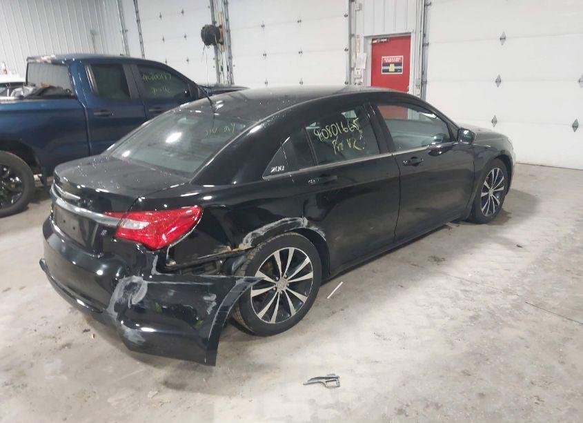 Photo 4 of 2013 Chrysler 200 LIMITED (VIN 1C3CCBCG5DN743789)