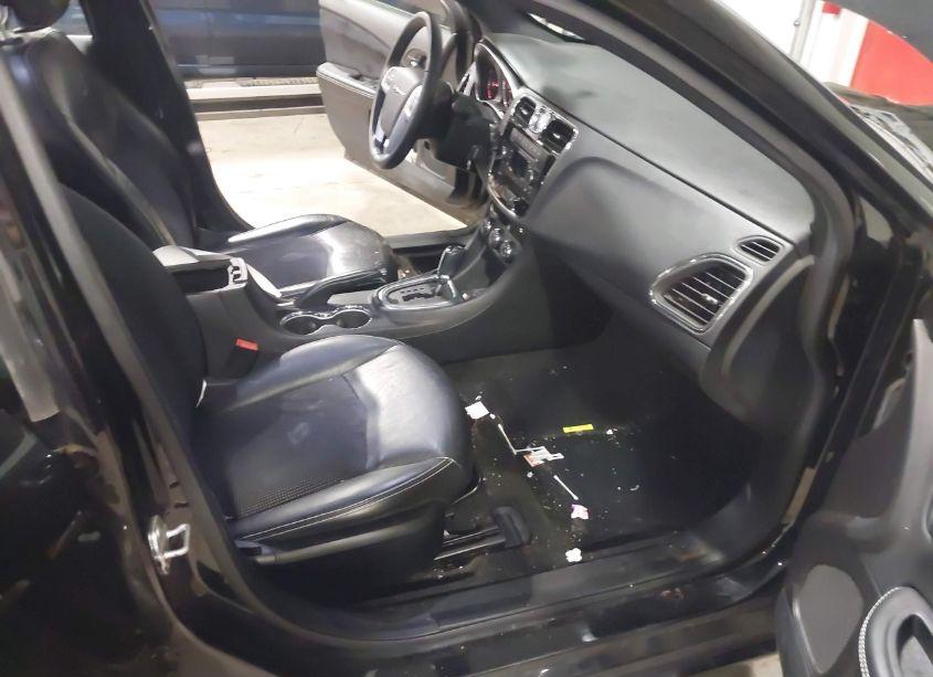 Photo 5 of 2013 Chrysler 200 LIMITED (VIN 1C3CCBCG5DN743789)