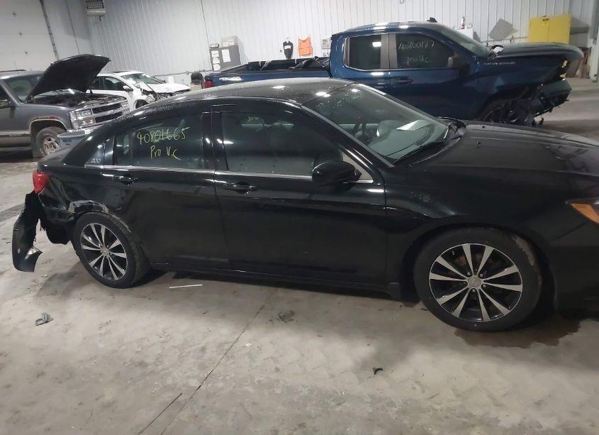 Photo 6 of 2013 Chrysler 200 LIMITED (VIN 1C3CCBCG5DN743789)