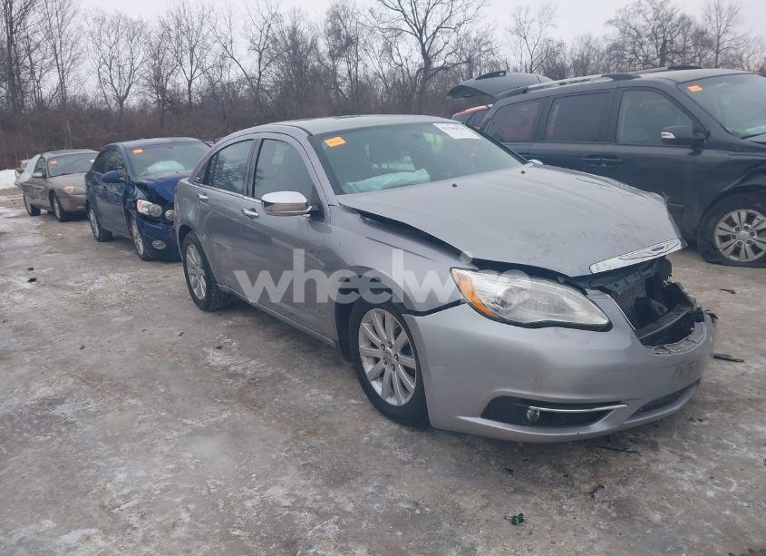 2014 Chrysler 200 LIMITED (VIN 1C3CCBCG5EN135028) main photo