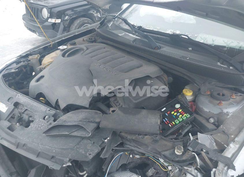 Photo 10 of 2014 Chrysler 200 LIMITED (VIN 1C3CCBCG5EN135028)