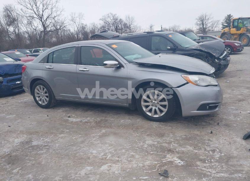 Photo 14 of 2014 Chrysler 200 LIMITED (VIN 1C3CCBCG5EN135028)