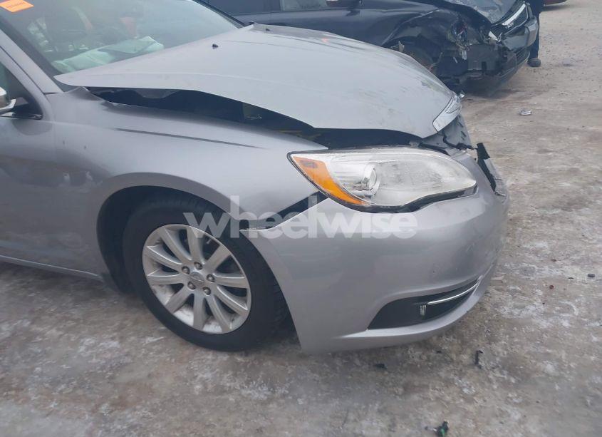 Photo 19 of 2014 Chrysler 200 LIMITED (VIN 1C3CCBCG5EN135028)