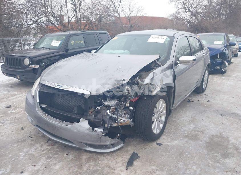 Photo 2 of 2014 Chrysler 200 LIMITED (VIN 1C3CCBCG5EN135028)