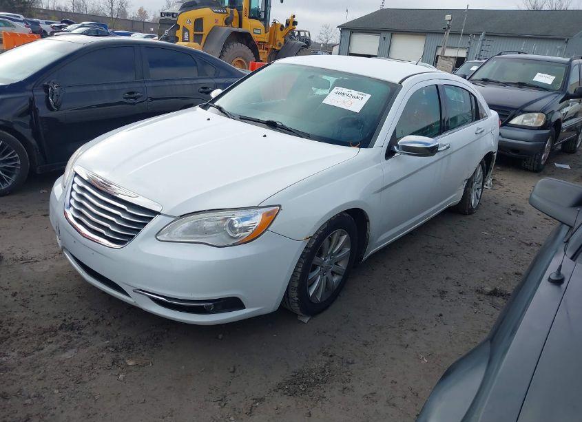 Photo 2 of 2014 Chrysler 200 LIMITED (VIN 1C3CCBCG5EN159393)