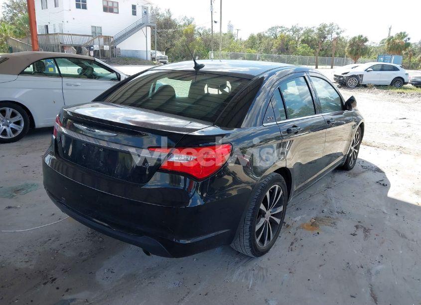 Photo 4 of 2013 Chrysler 200 LIMITED (VIN 1C3CCBCG6DN504378)