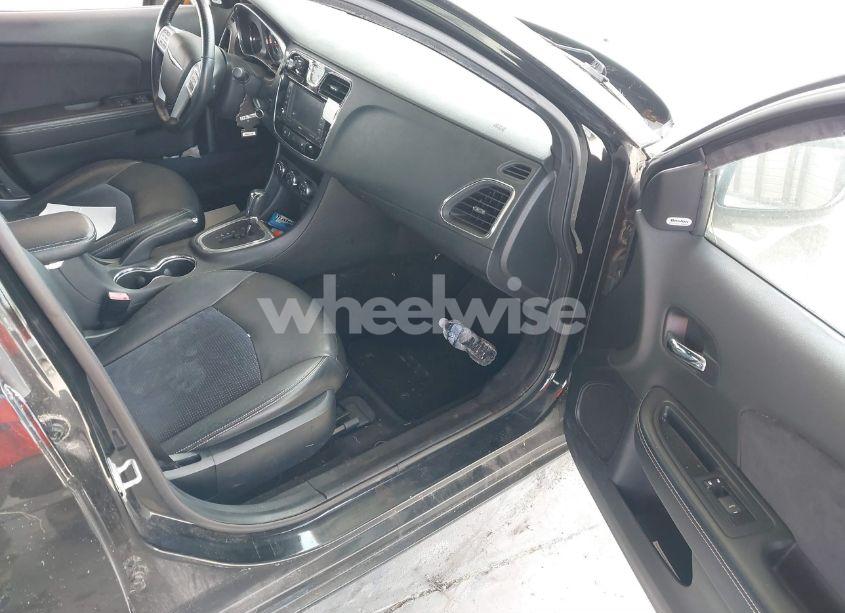 Photo 5 of 2013 Chrysler 200 LIMITED (VIN 1C3CCBCG6DN504378)