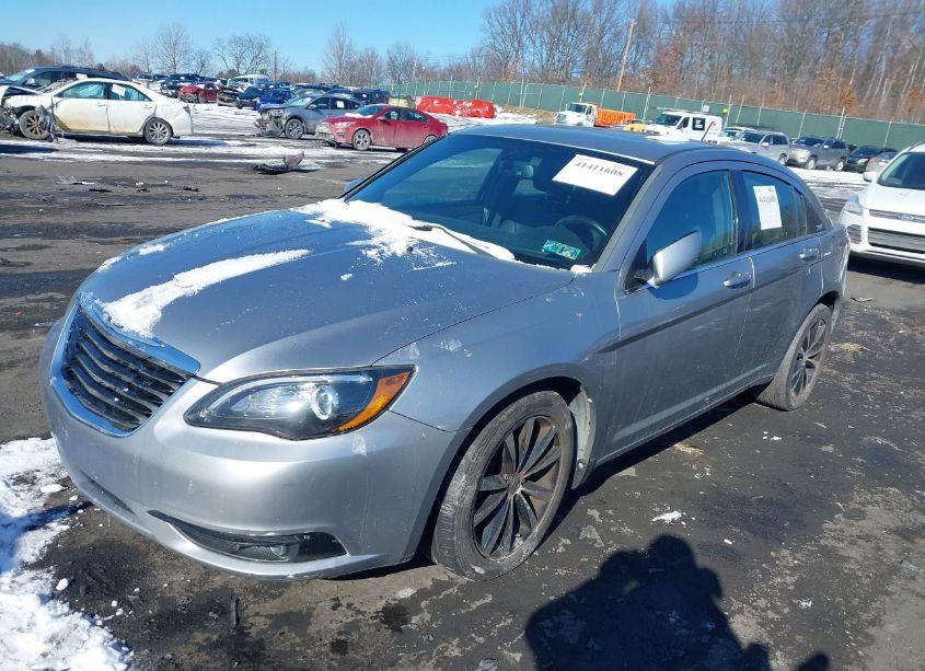Photo 2 of 2013 Chrysler 200 LIMITED (VIN 1C3CCBCG6DN524579)