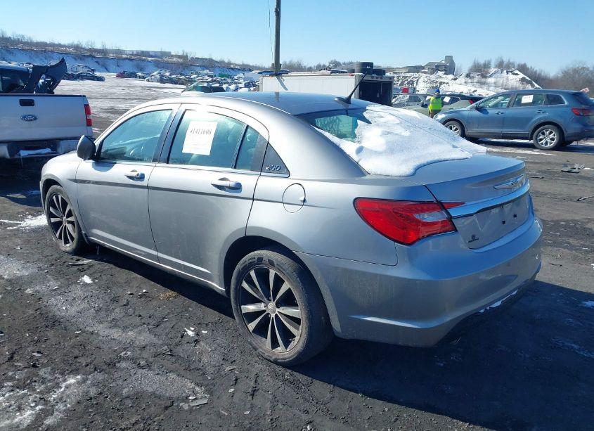 Photo 3 of 2013 Chrysler 200 LIMITED (VIN 1C3CCBCG6DN524579)