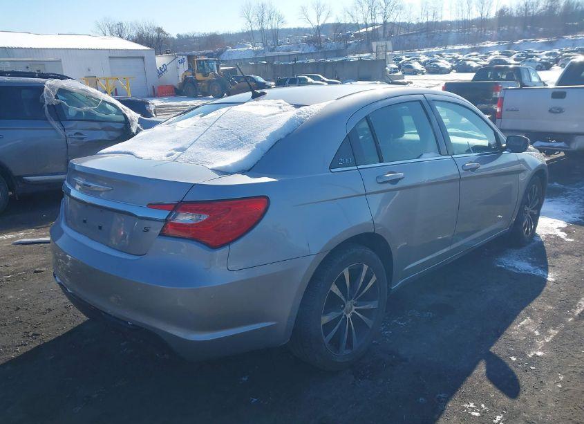 Photo 4 of 2013 Chrysler 200 LIMITED (VIN 1C3CCBCG6DN524579)