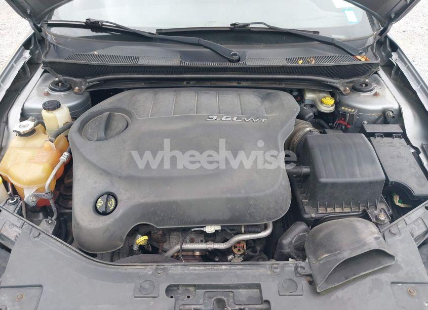 Photo 10 of 2013 Chrysler 200 LIMITED (VIN 1C3CCBCG6DN571501)