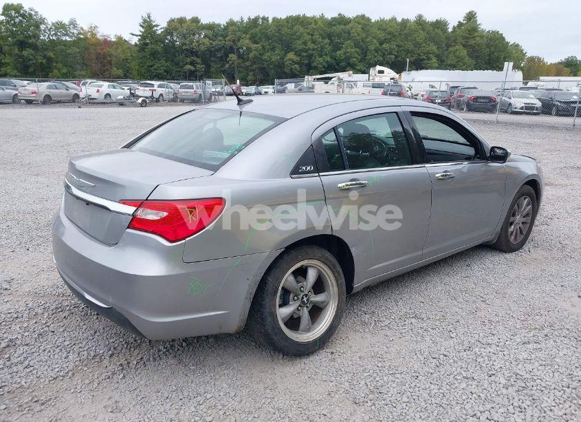 Photo 6 of 2013 Chrysler 200 LIMITED (VIN 1C3CCBCG6DN571501)