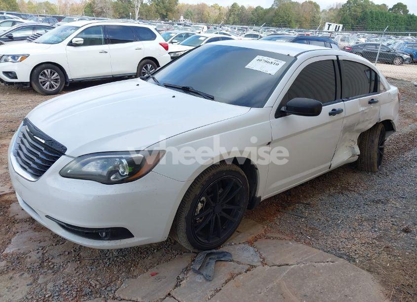 Photo 2 of 2013 Chrysler 200 LIMITED (VIN 1C3CCBCG6DN603301)