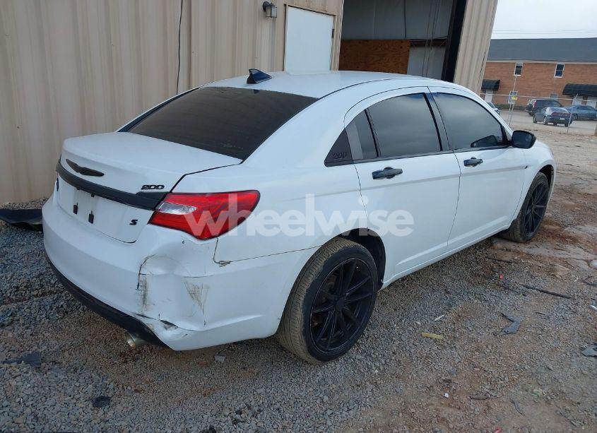 Photo 4 of 2013 Chrysler 200 LIMITED (VIN 1C3CCBCG6DN603301)