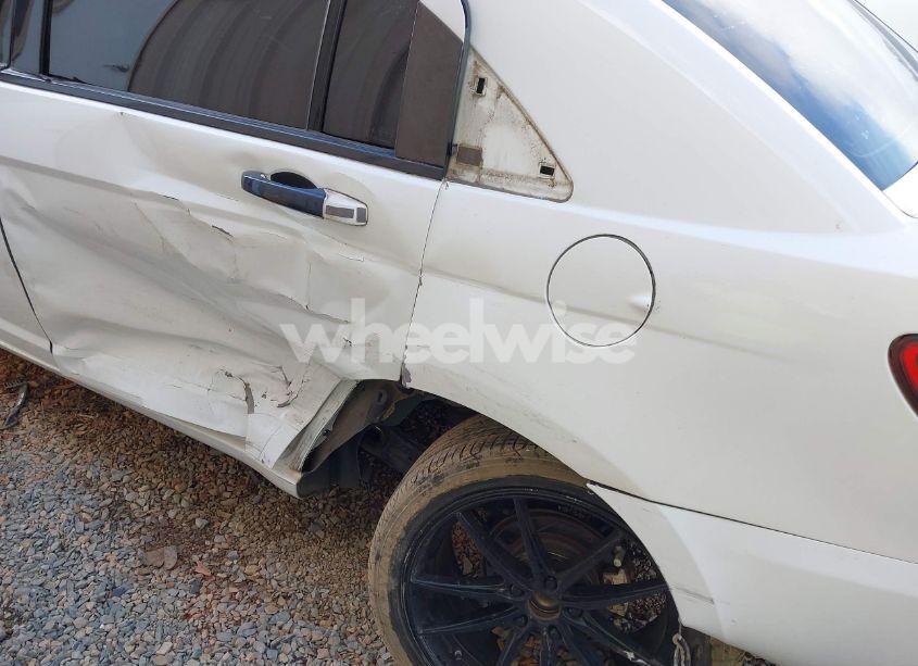 Photo 6 of 2013 Chrysler 200 LIMITED (VIN 1C3CCBCG6DN603301)