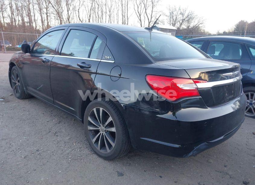 Photo 3 of 2013 Chrysler 200 LIMITED (VIN 1C3CCBCG6DN683358)