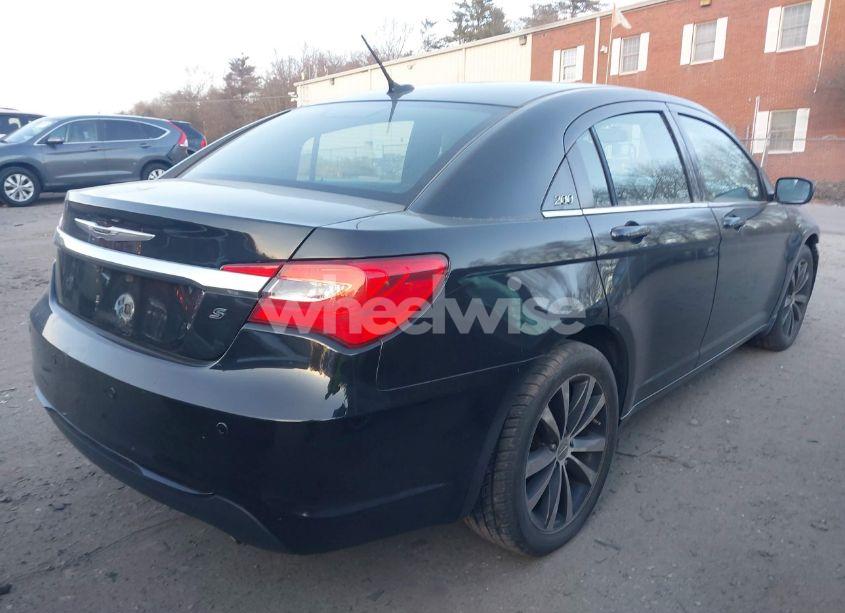 Photo 4 of 2013 Chrysler 200 LIMITED (VIN 1C3CCBCG6DN683358)