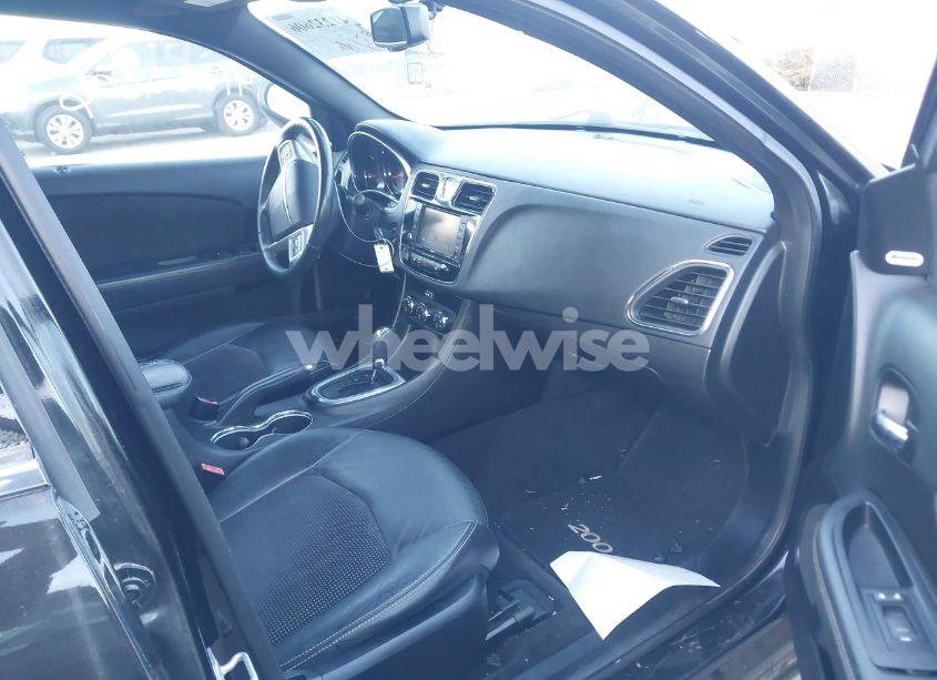 Photo 5 of 2013 Chrysler 200 LIMITED (VIN 1C3CCBCG6DN683358)